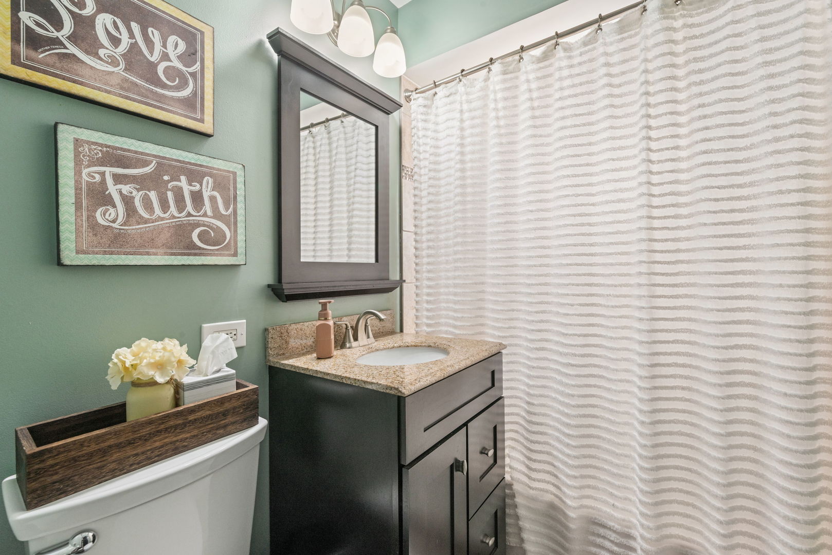 216 S Edgewood Avenue, Lombard, IL 60148