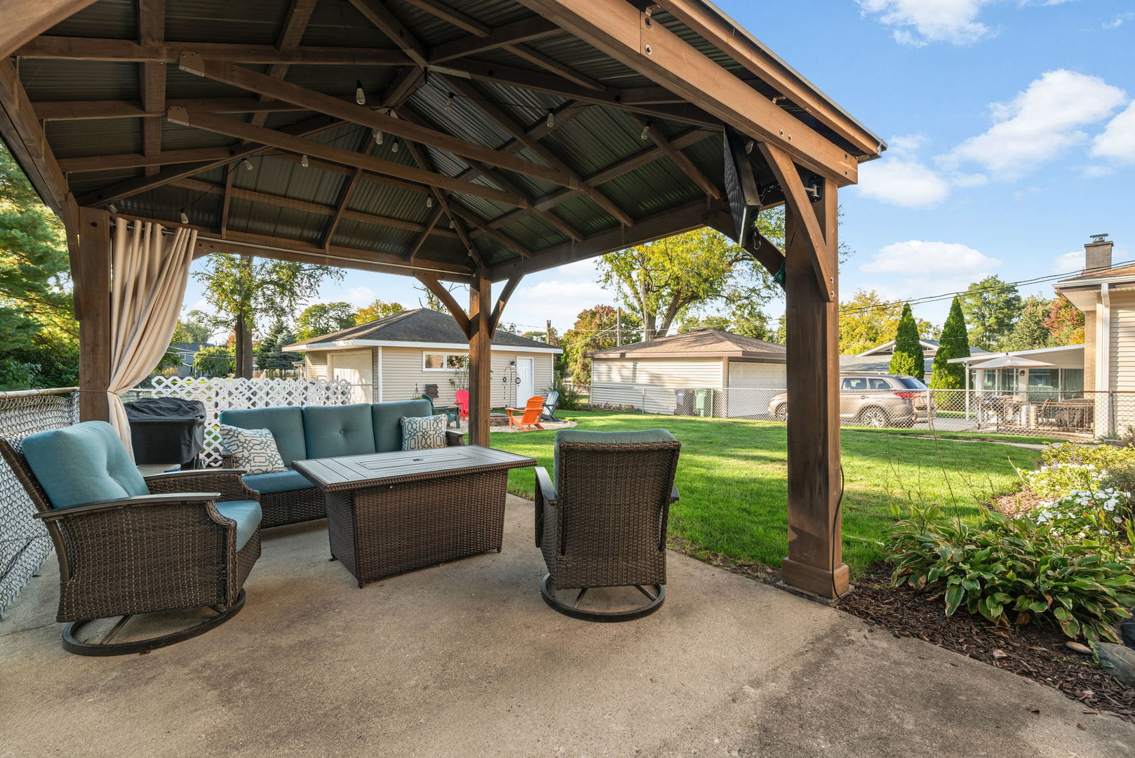 216 S Edgewood Avenue, Lombard, IL 60148