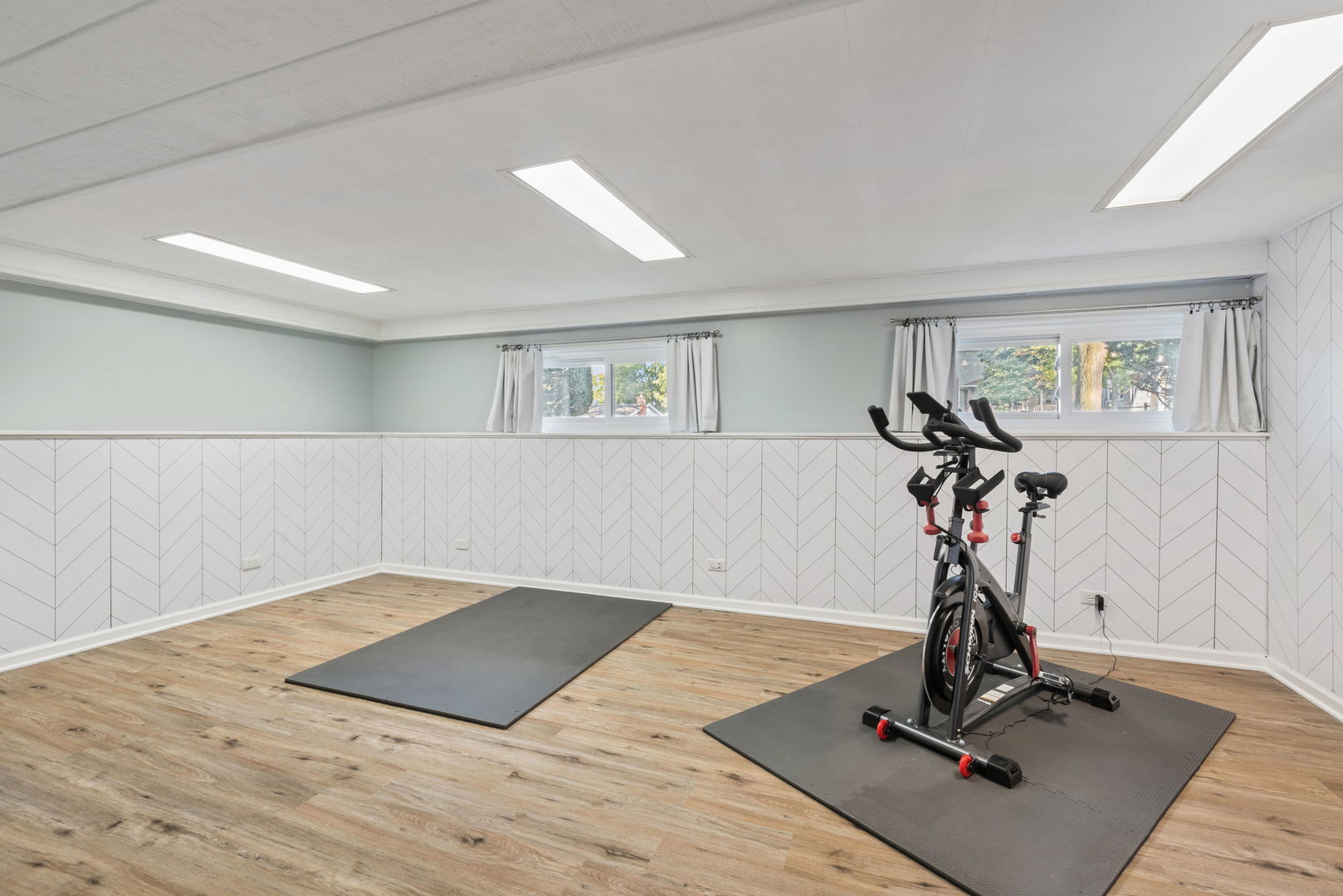 216 S Edgewood Avenue, Lombard, IL 60148