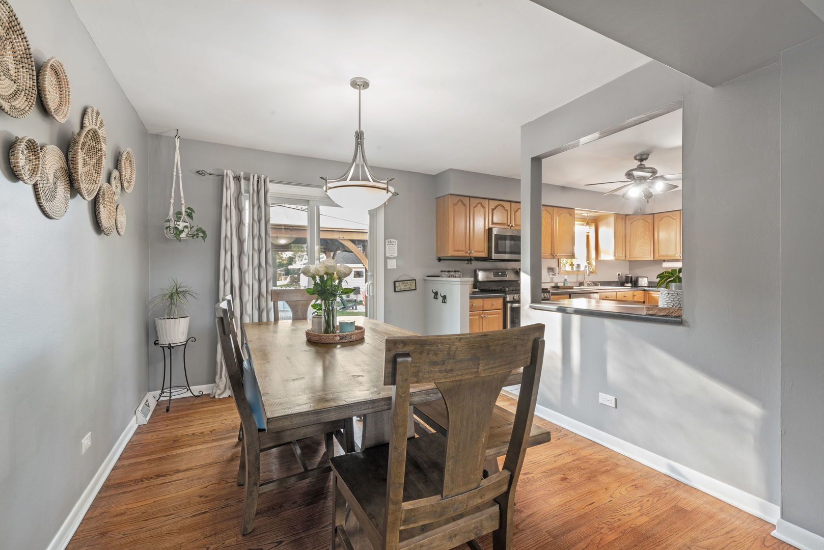 216 S Edgewood Avenue, Lombard, IL 60148