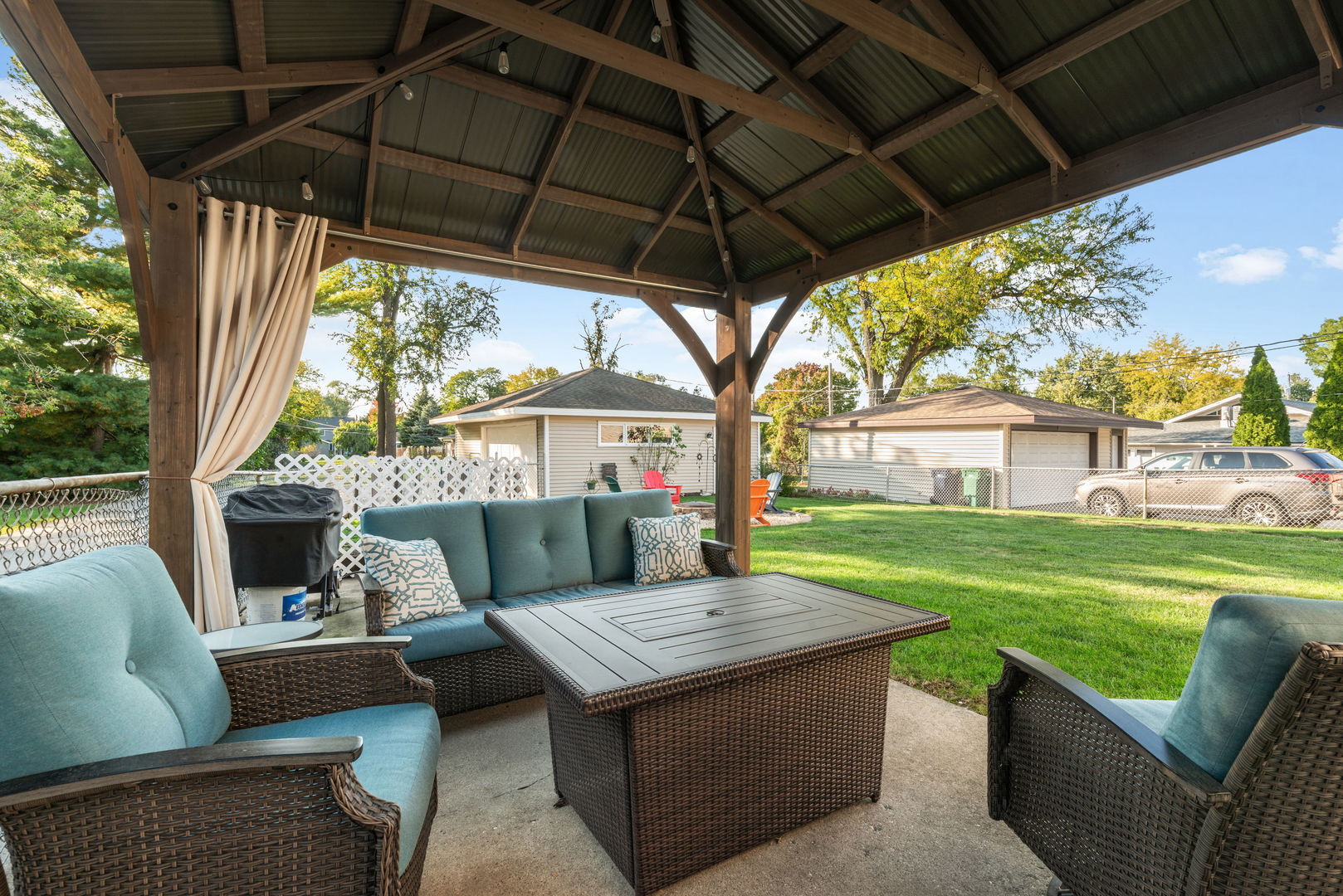 216 S Edgewood Avenue, Lombard, IL 60148