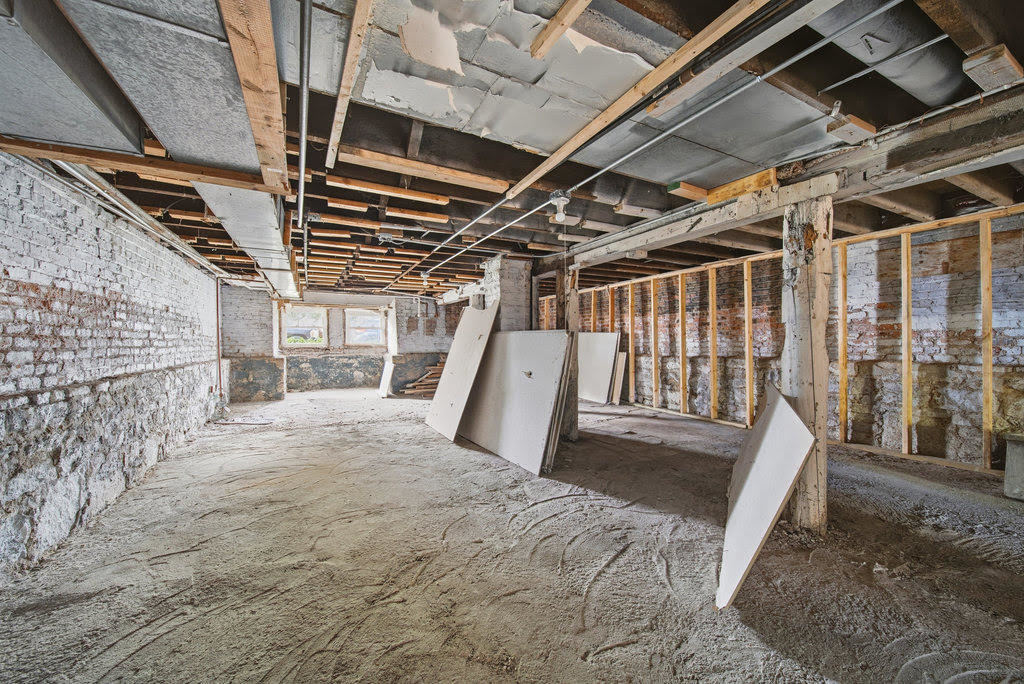 8919 S Exchange Avenue, Chicago, IL 60617