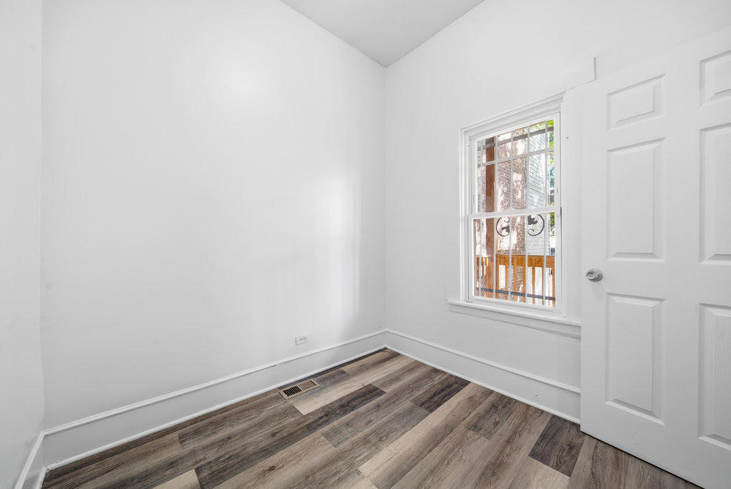 8919 S Exchange Avenue, Chicago, IL 60617