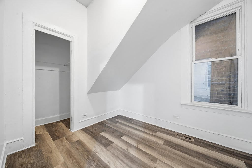 8919 S Exchange Avenue, Chicago, IL 60617