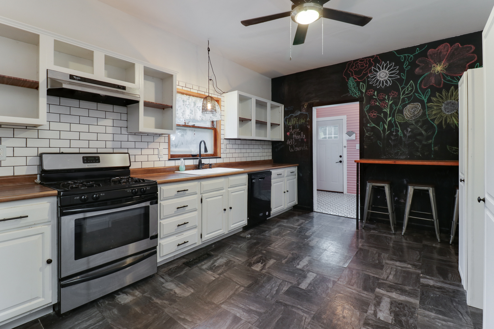 305 W Boundary Street, Stanford, IL 61774