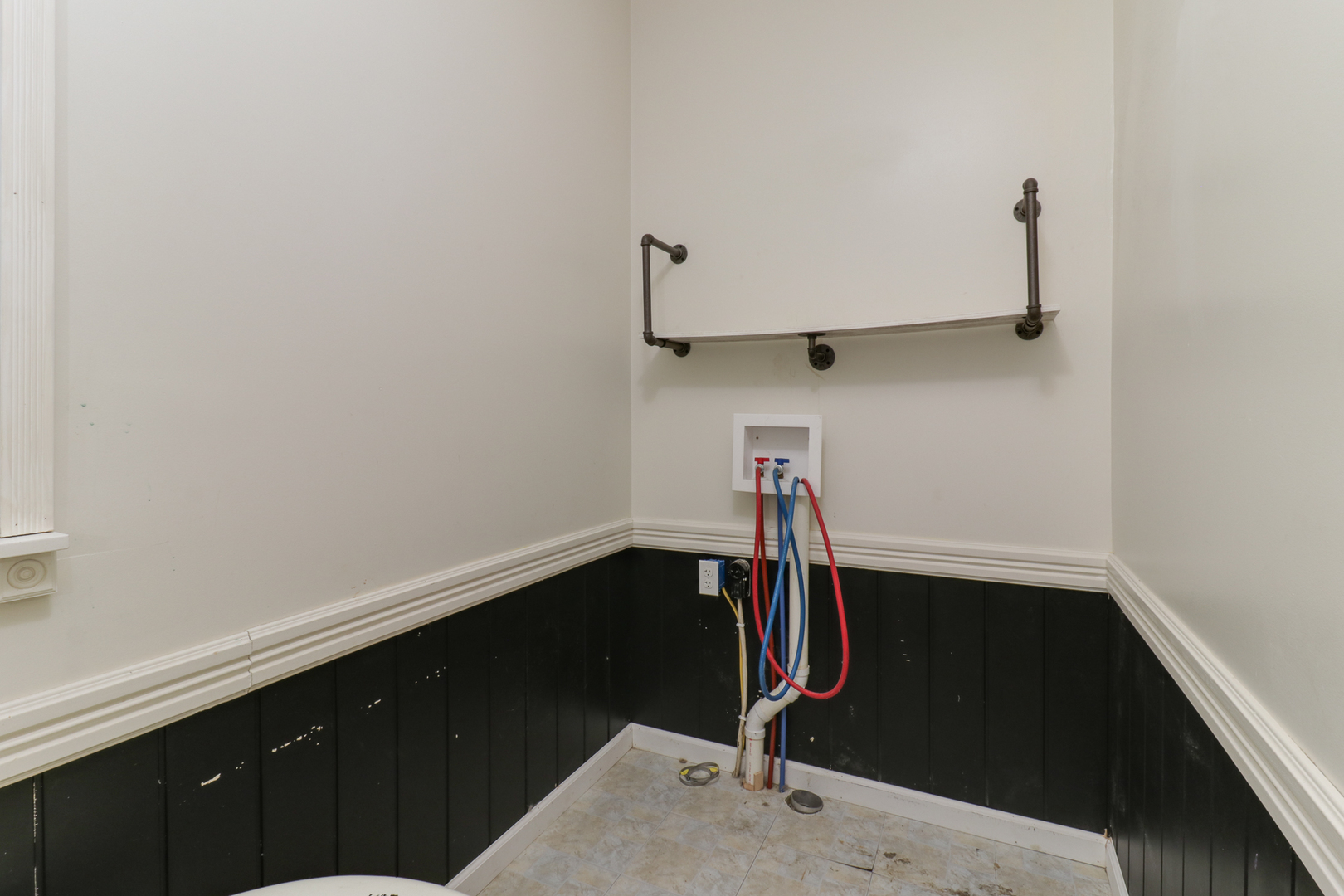 305 W Boundary Street, Stanford, IL 61774