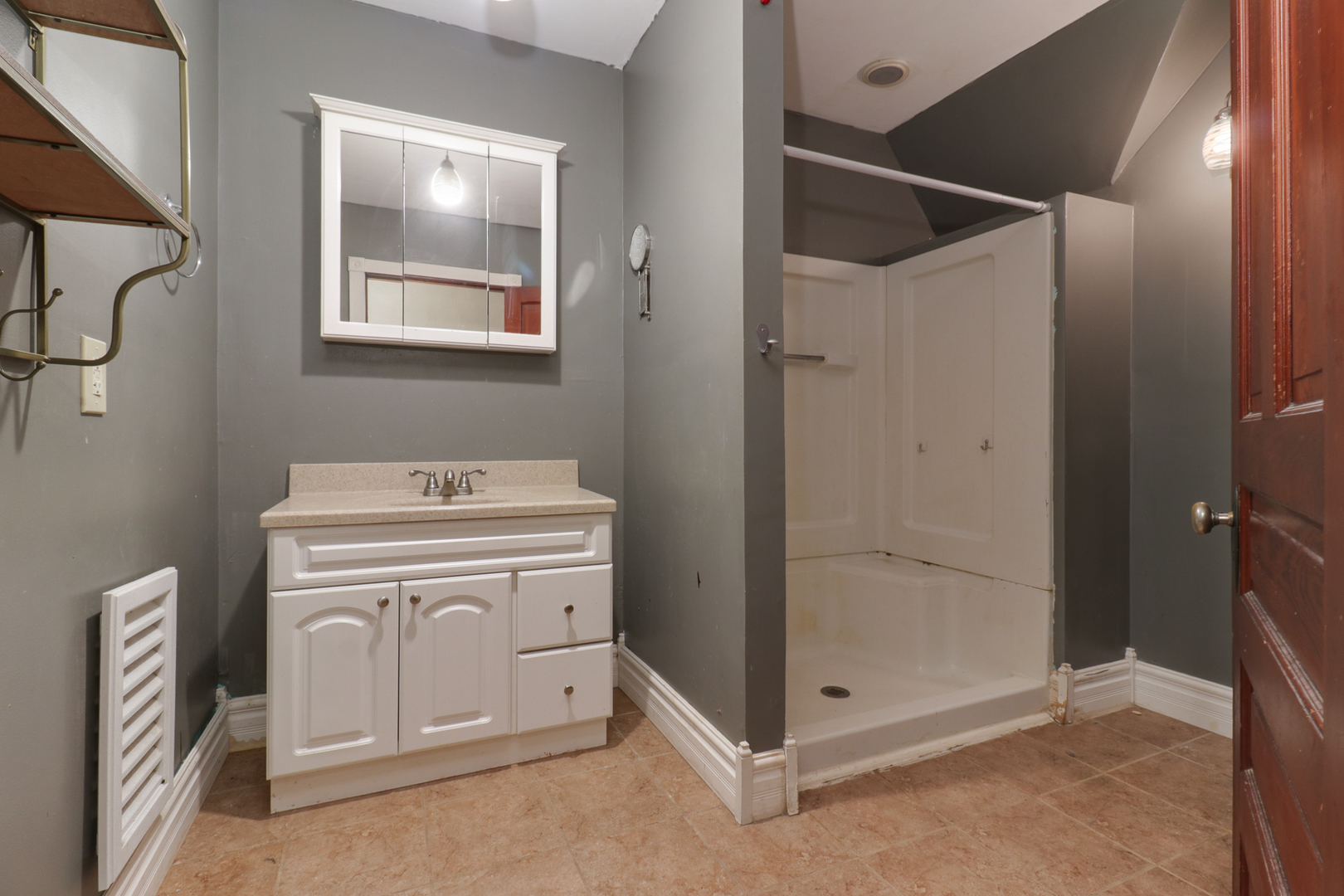 305 W Boundary Street, Stanford, IL 61774