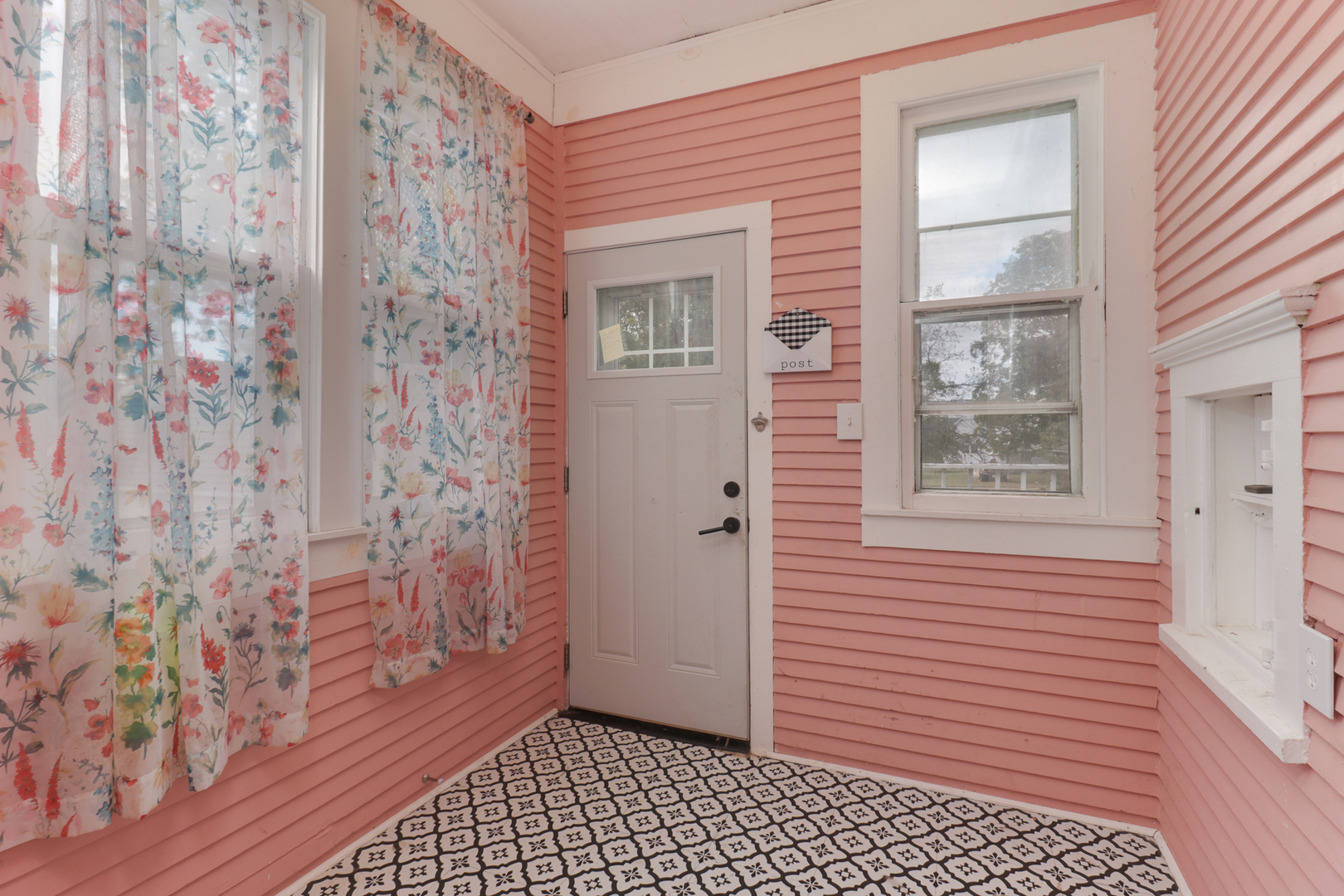 305 W Boundary Street, Stanford, IL 61774