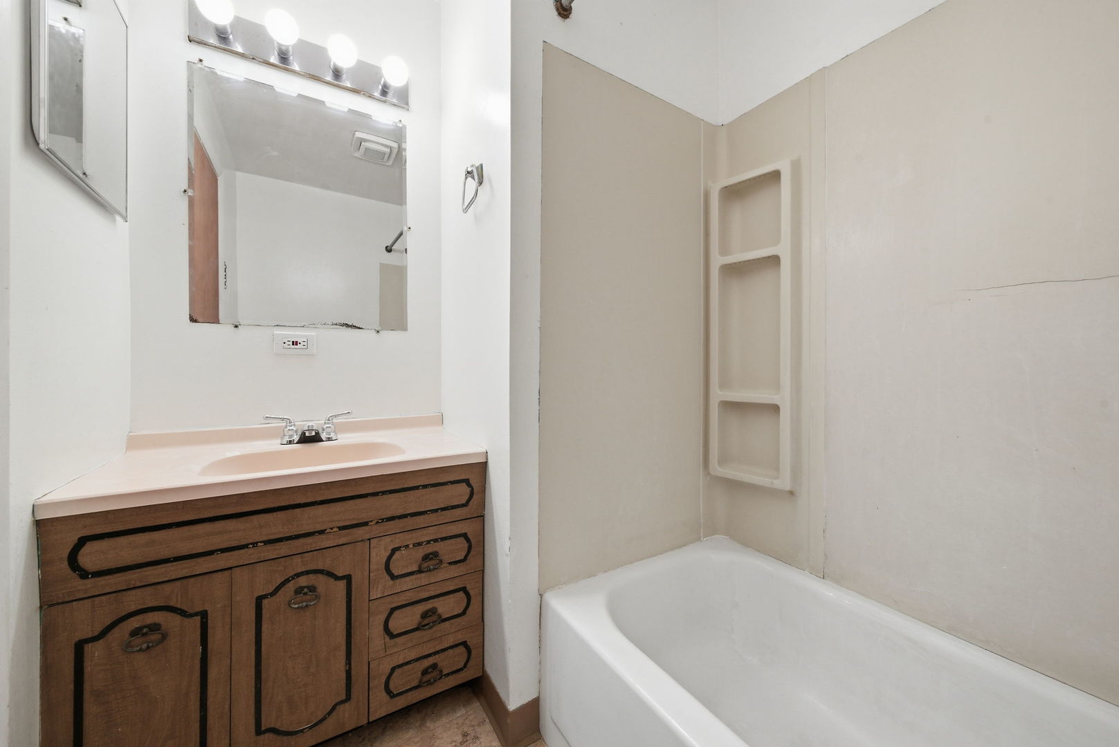 127 S Lincoln Street, Westmont, IL 60559