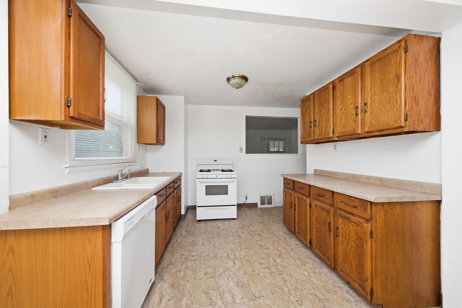 127 S Lincoln Street, Westmont, IL 60559