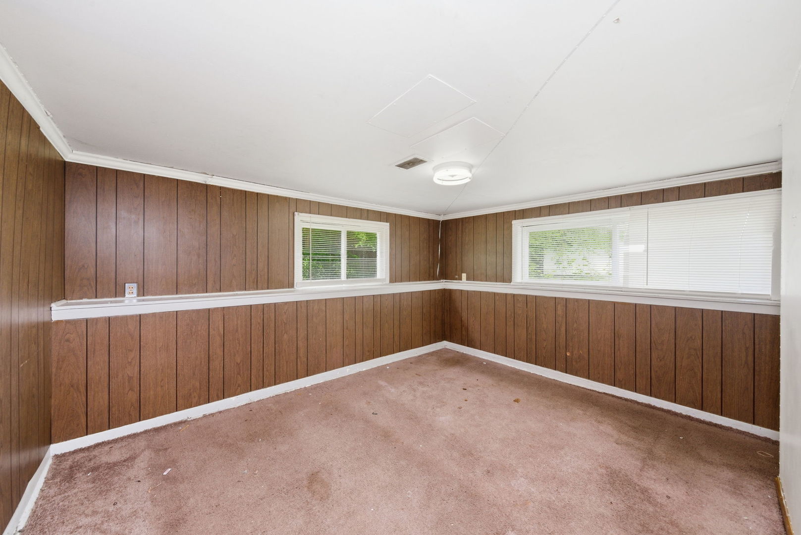127 S Lincoln Street, Westmont, IL 60559