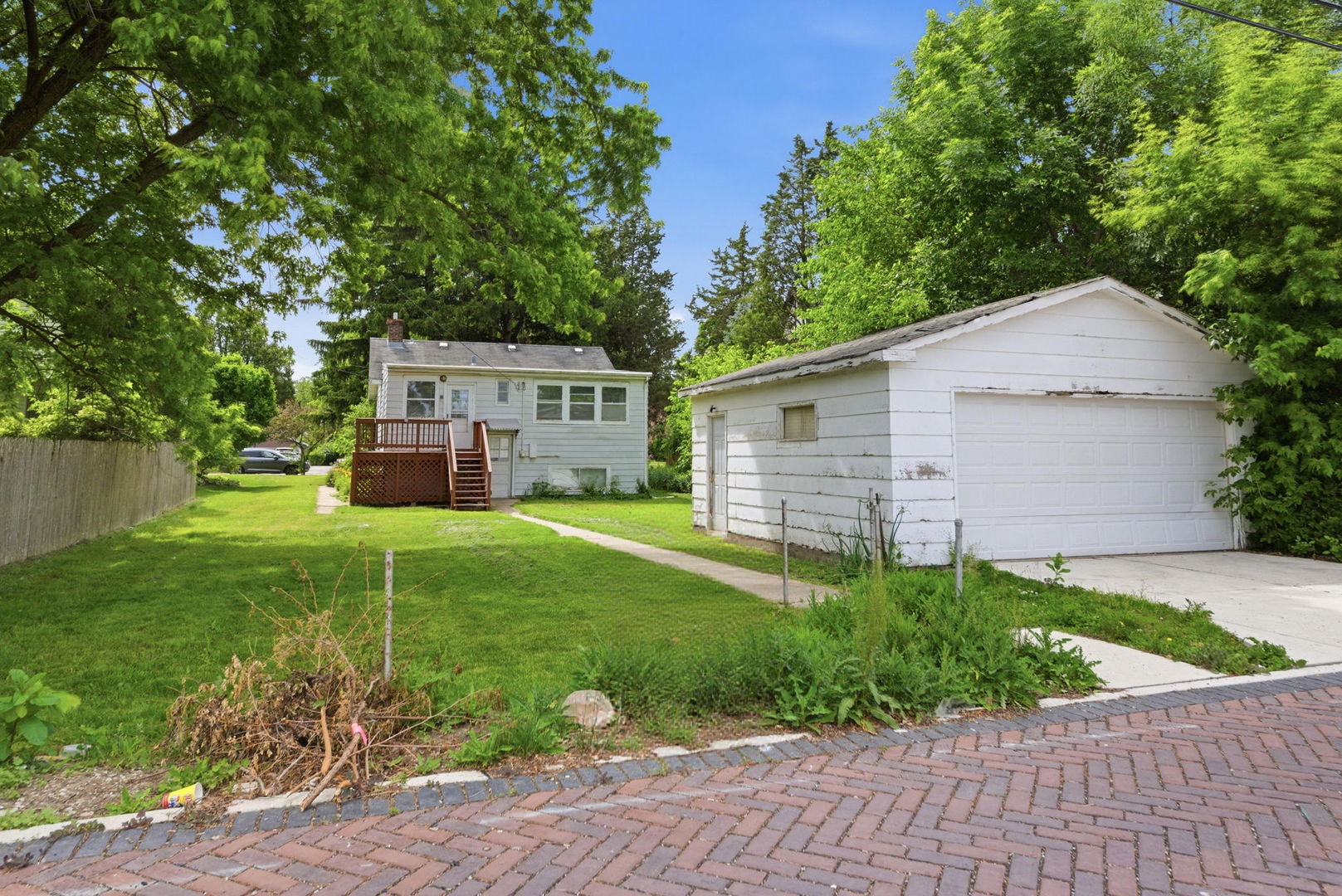 127 S Lincoln Street, Westmont, IL 60559