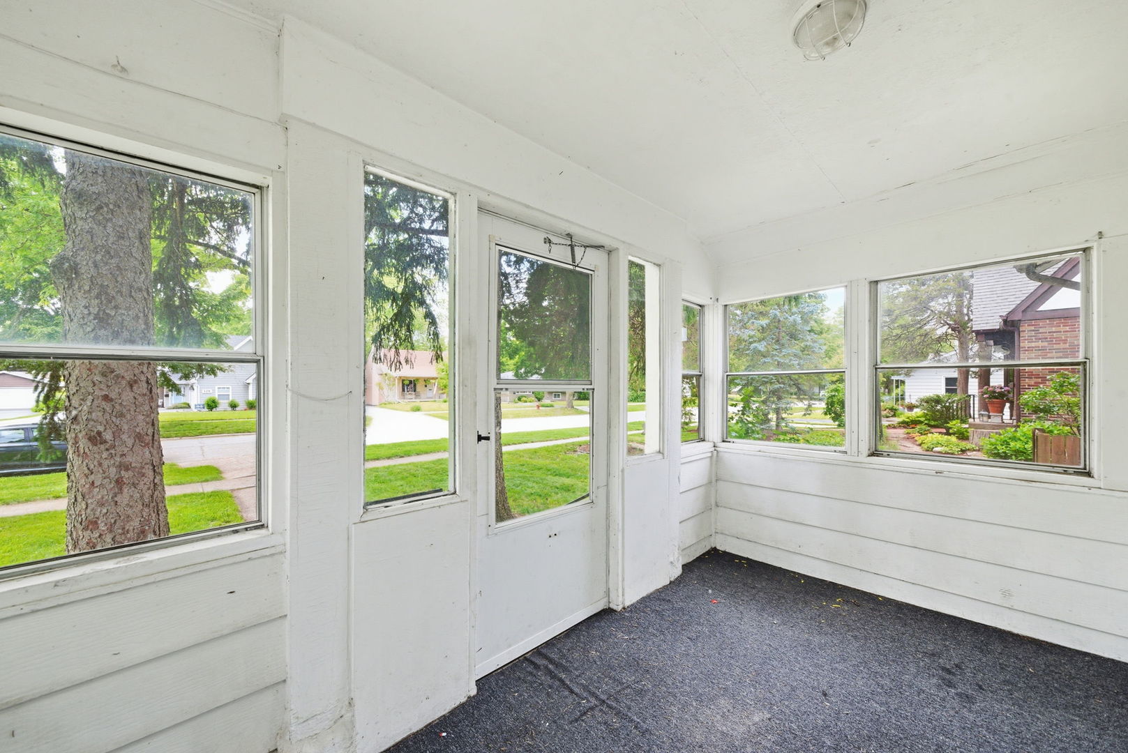 127 S Lincoln Street, Westmont, IL 60559