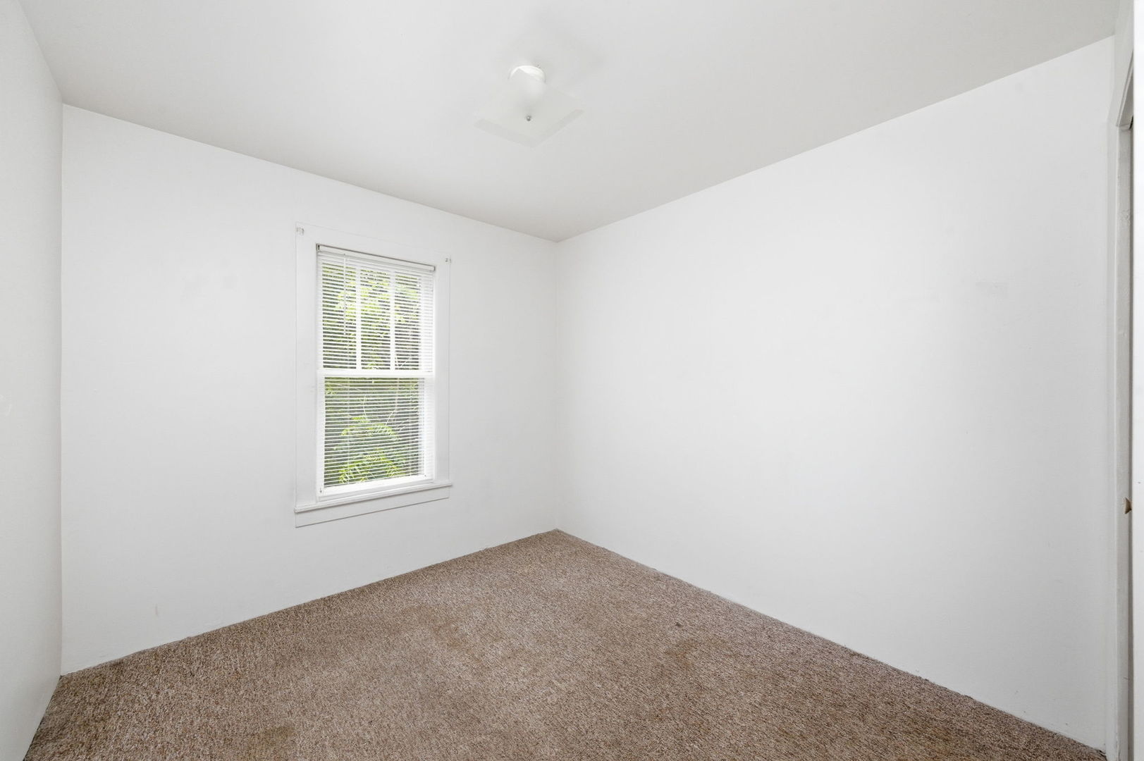 127 S Lincoln Street, Westmont, IL 60559