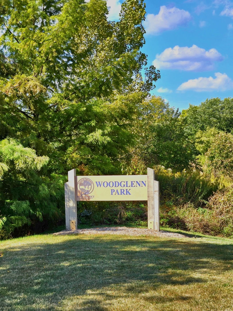 1736 Brookwood Road, Lisle, IL 60532