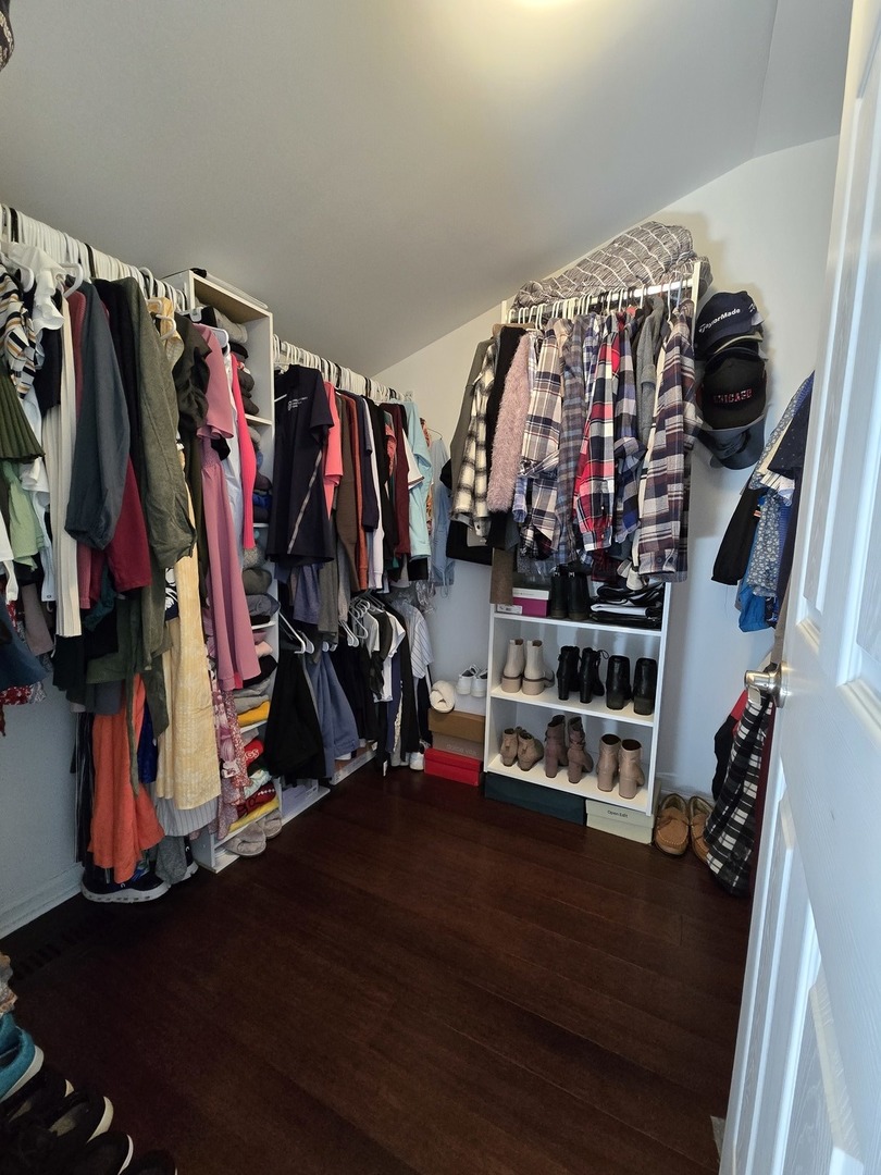 1736 Brookwood Road, Lisle, IL 60532