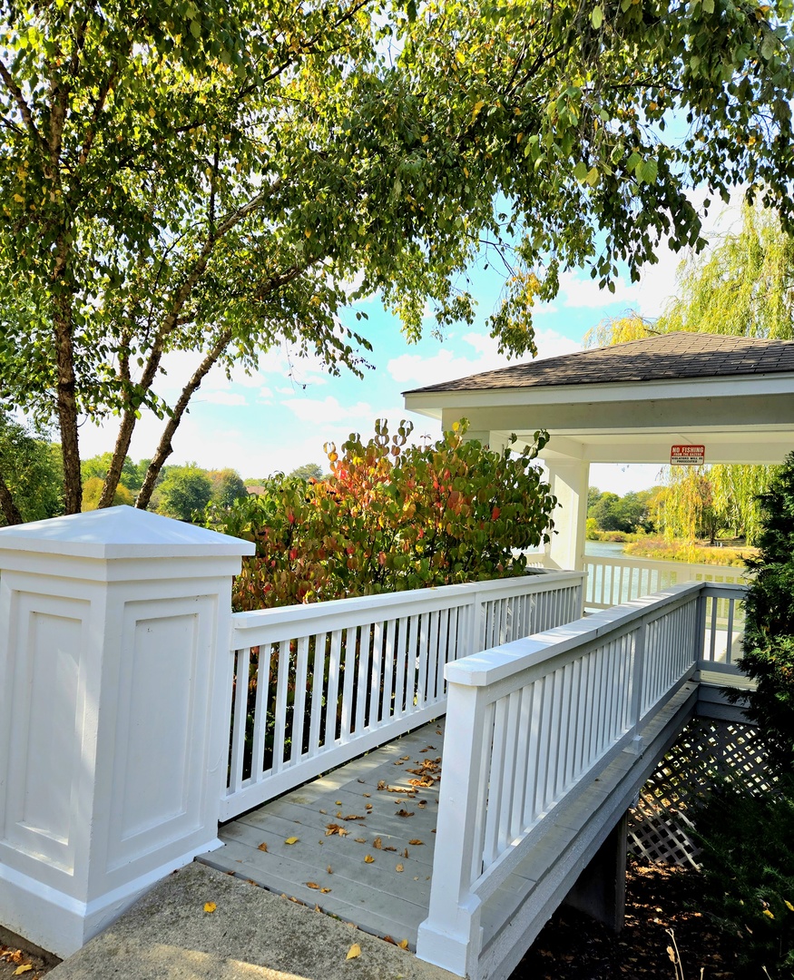 1736 Brookwood Road, Lisle, IL 60532