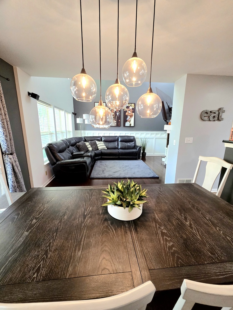 1736 Brookwood Road, Lisle, IL 60532