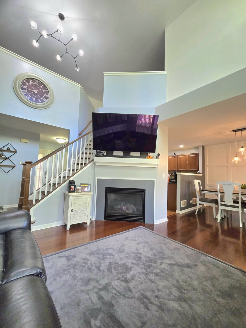 1736 Brookwood Road, Lisle, IL 60532