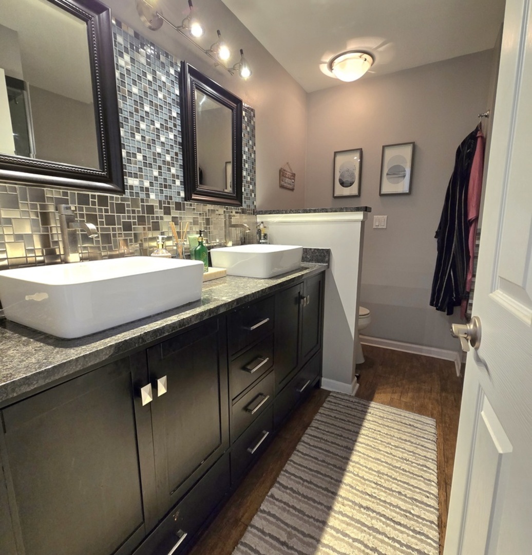 1736 Brookwood Road, Lisle, IL 60532
