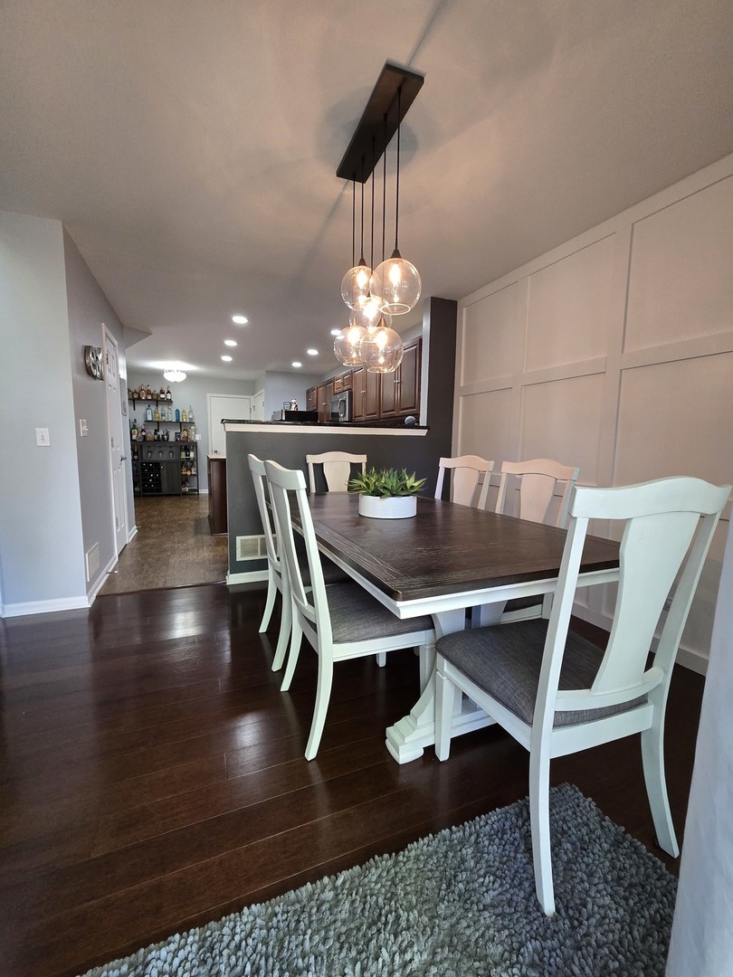 1736 Brookwood Road, Lisle, IL 60532