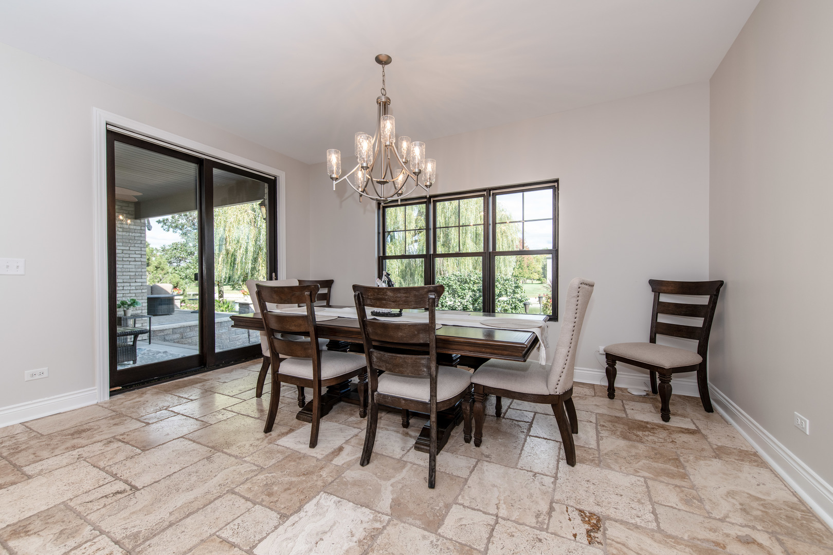 18911 S Palomino Drive, Shorewood, IL 60404