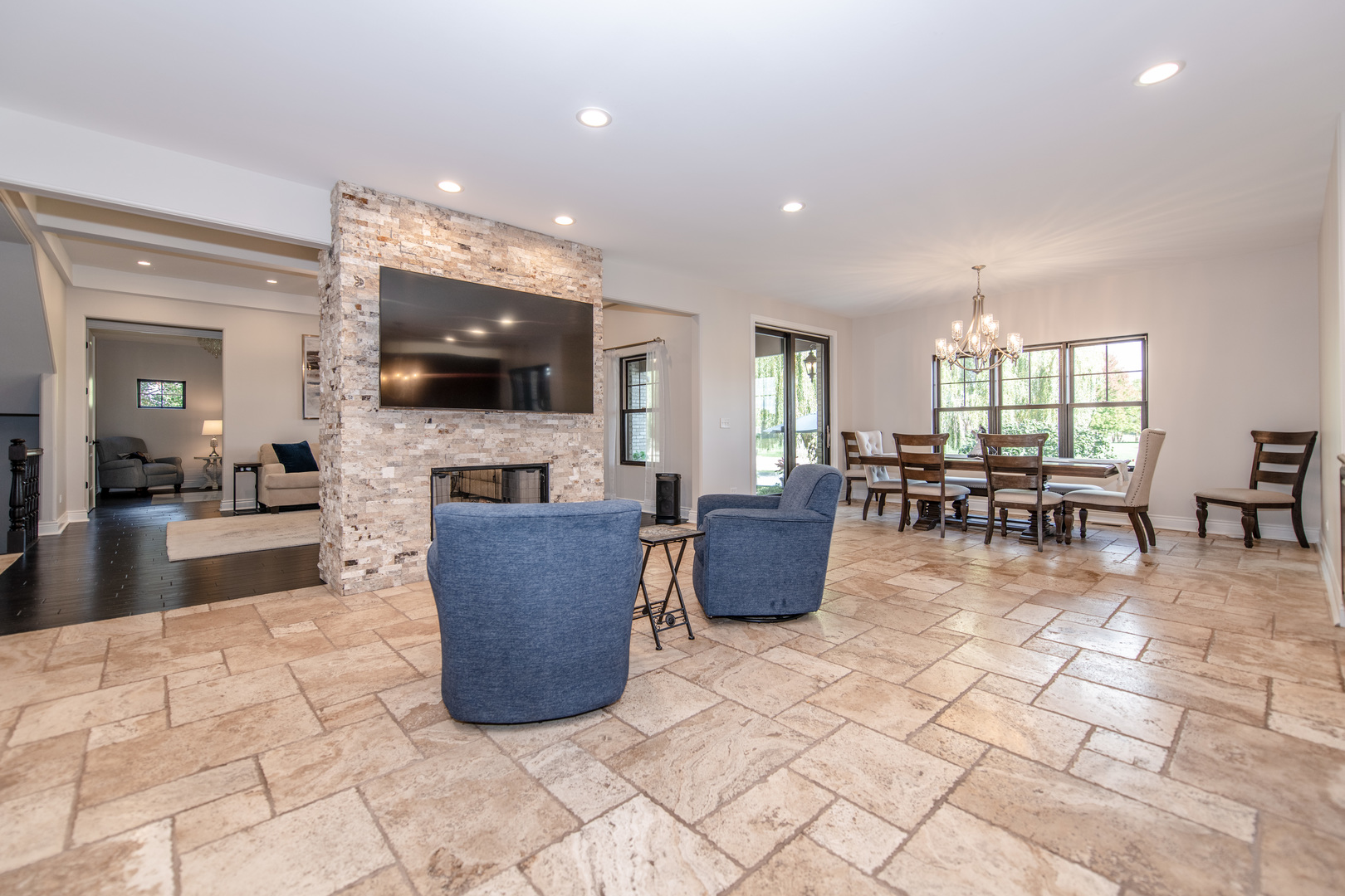 18911 S Palomino Drive, Shorewood, IL 60404