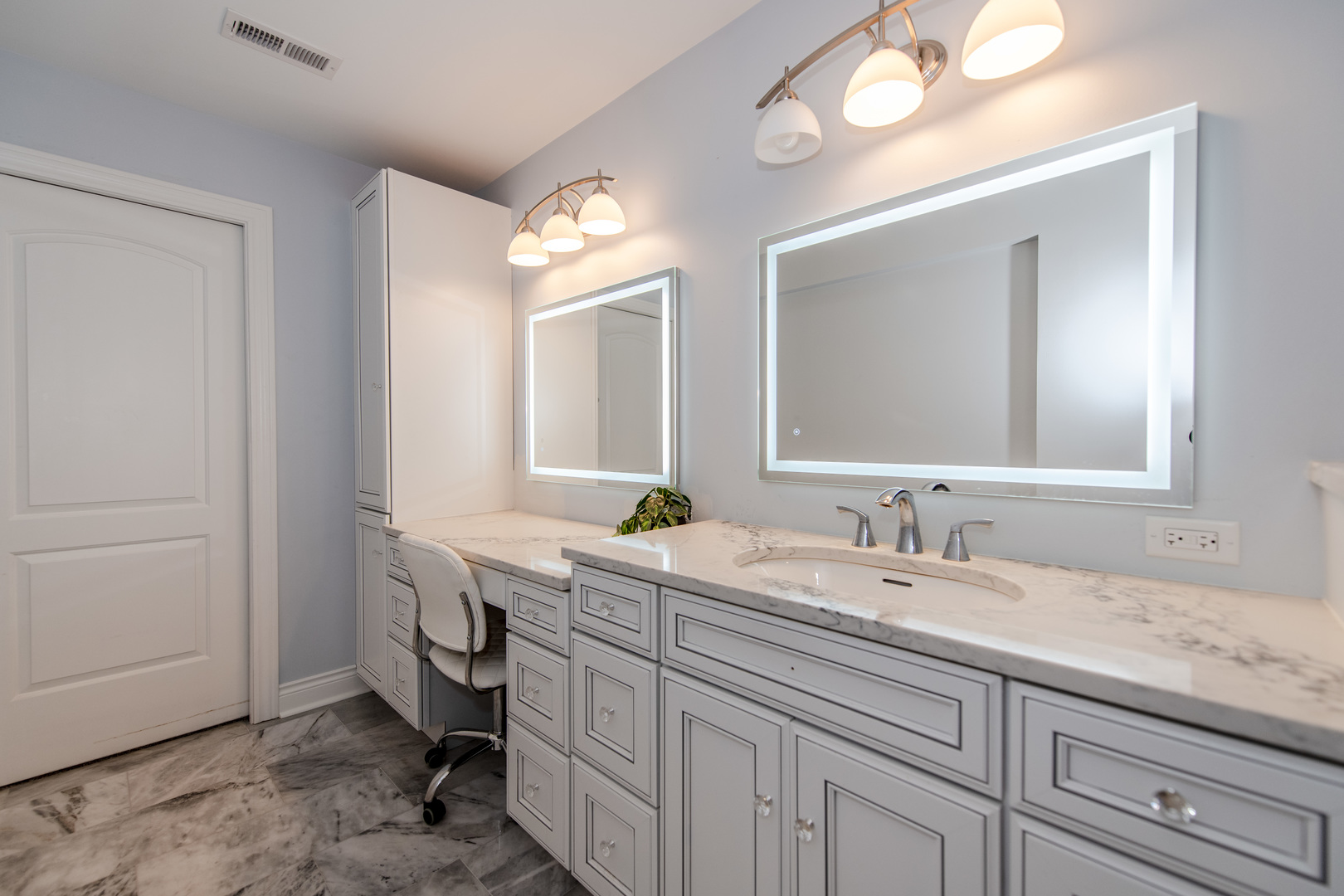 18911 S Palomino Drive, Shorewood, IL 60404