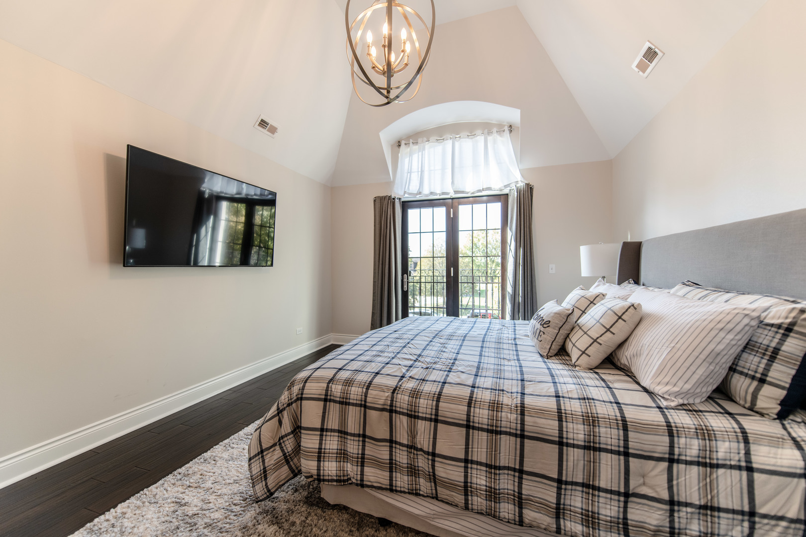 18911 S Palomino Drive, Shorewood, IL 60404