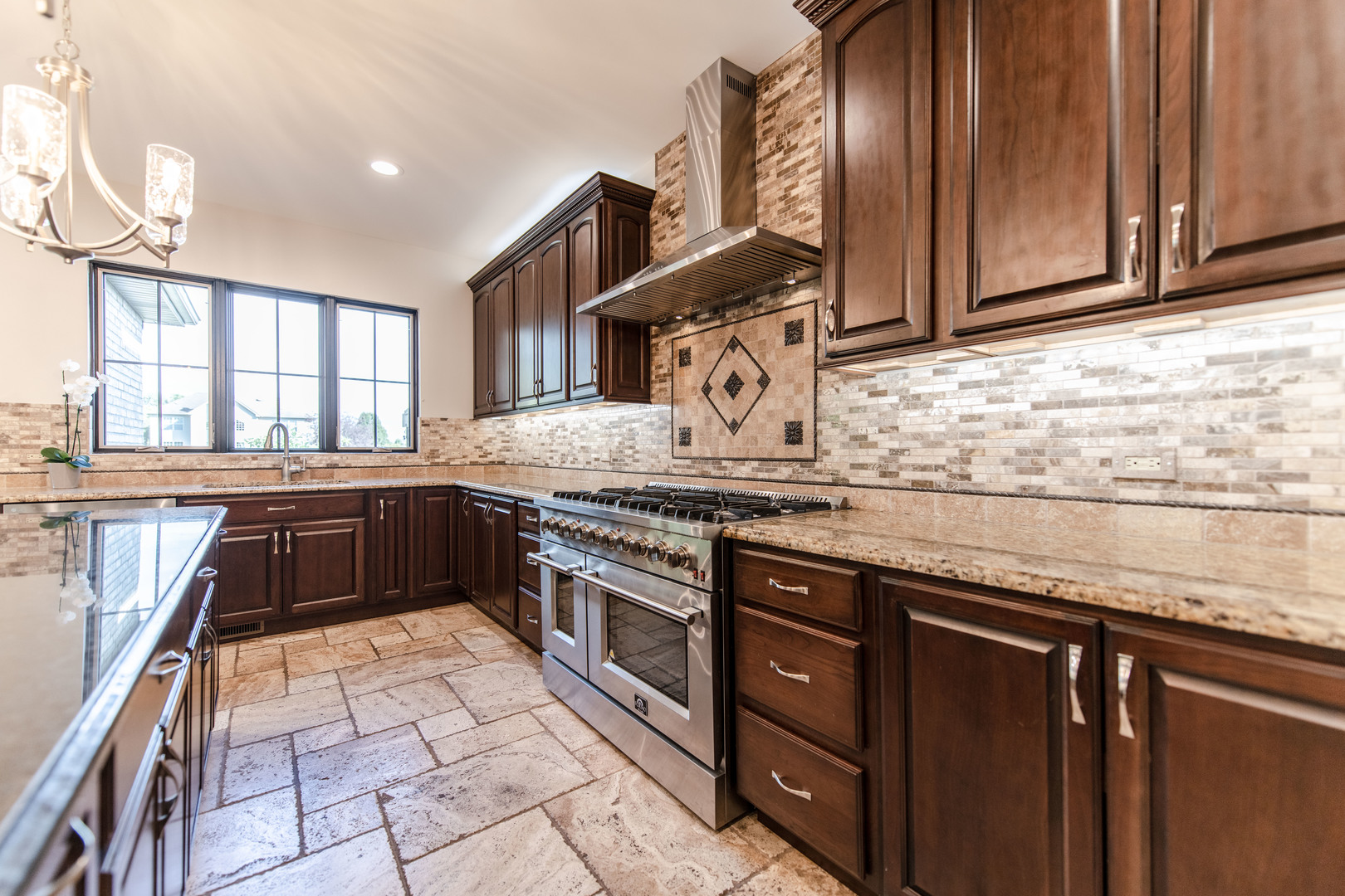 18911 S Palomino Drive, Shorewood, IL 60404