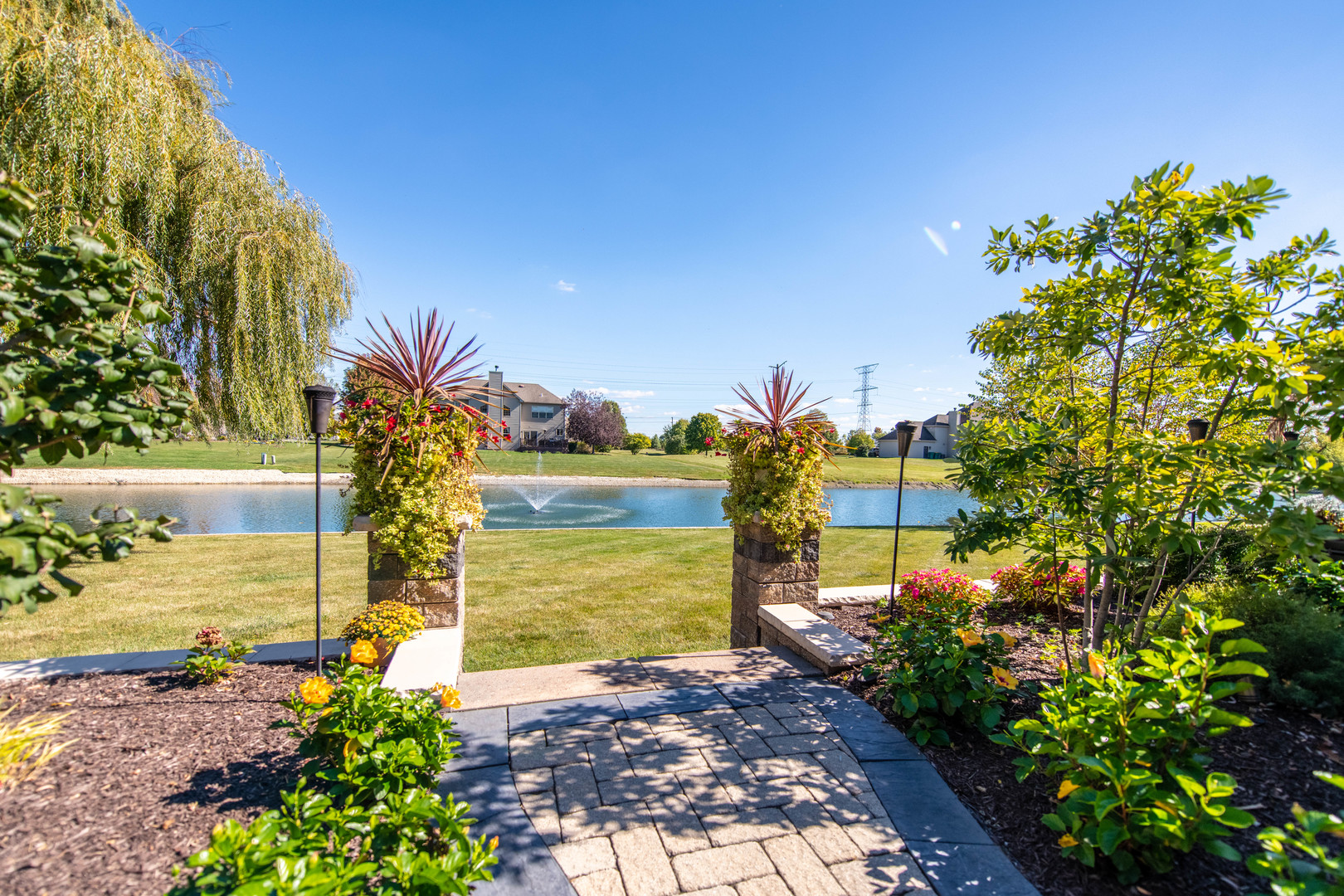 18911 S Palomino Drive, Shorewood, IL 60404