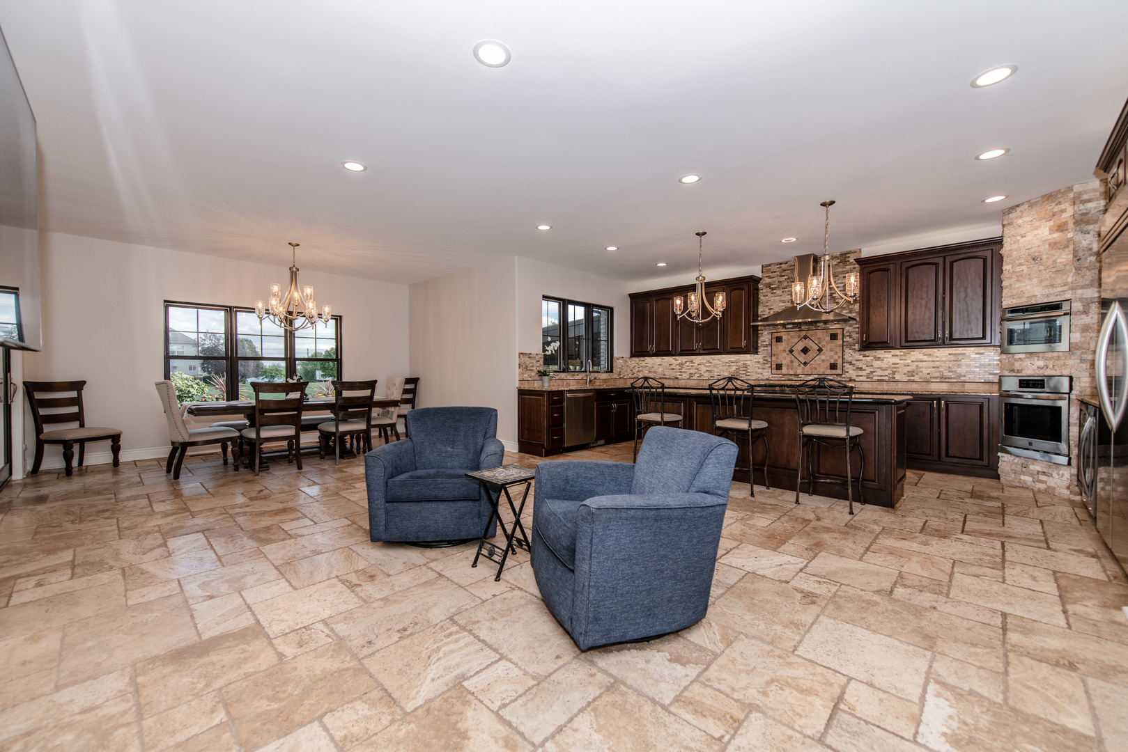 18911 S Palomino Drive, Shorewood, IL 60404