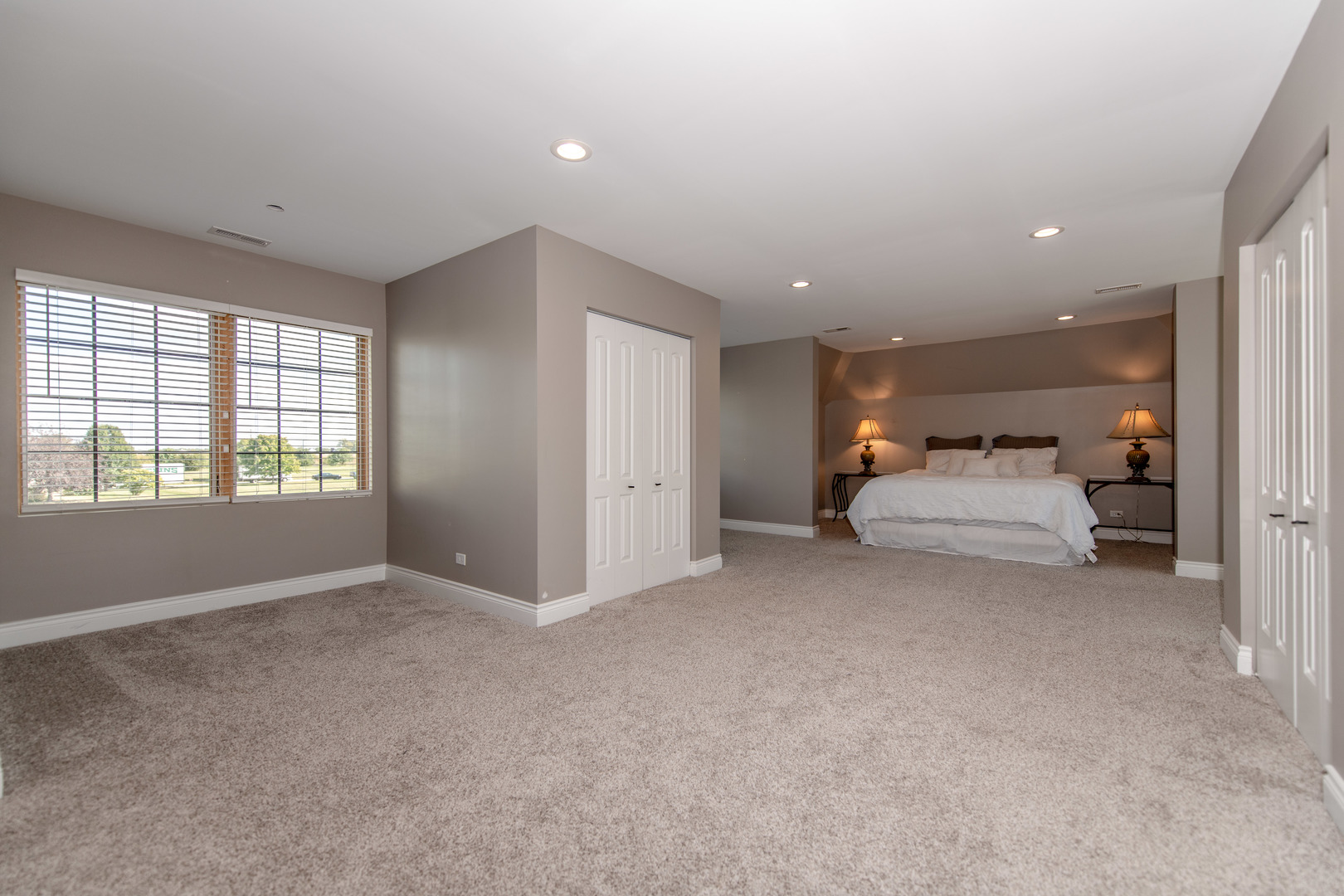 18911 S Palomino Drive, Shorewood, IL 60404