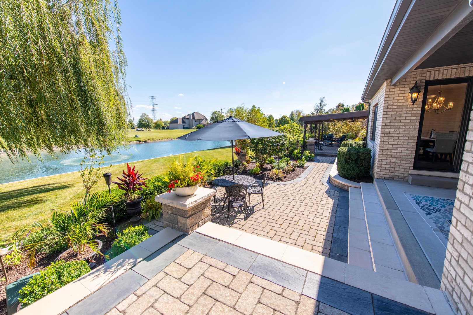 18911 S Palomino Drive, Shorewood, IL 60404