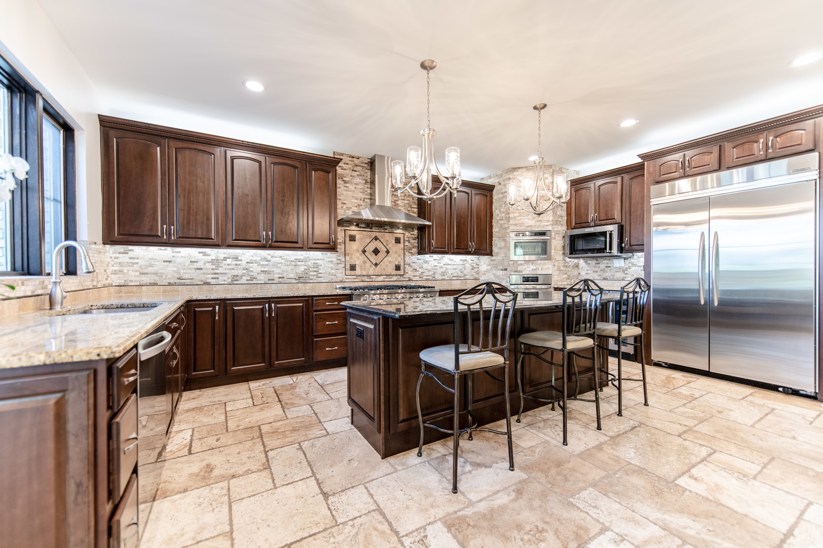 18911 S Palomino Drive, Shorewood, IL 60404