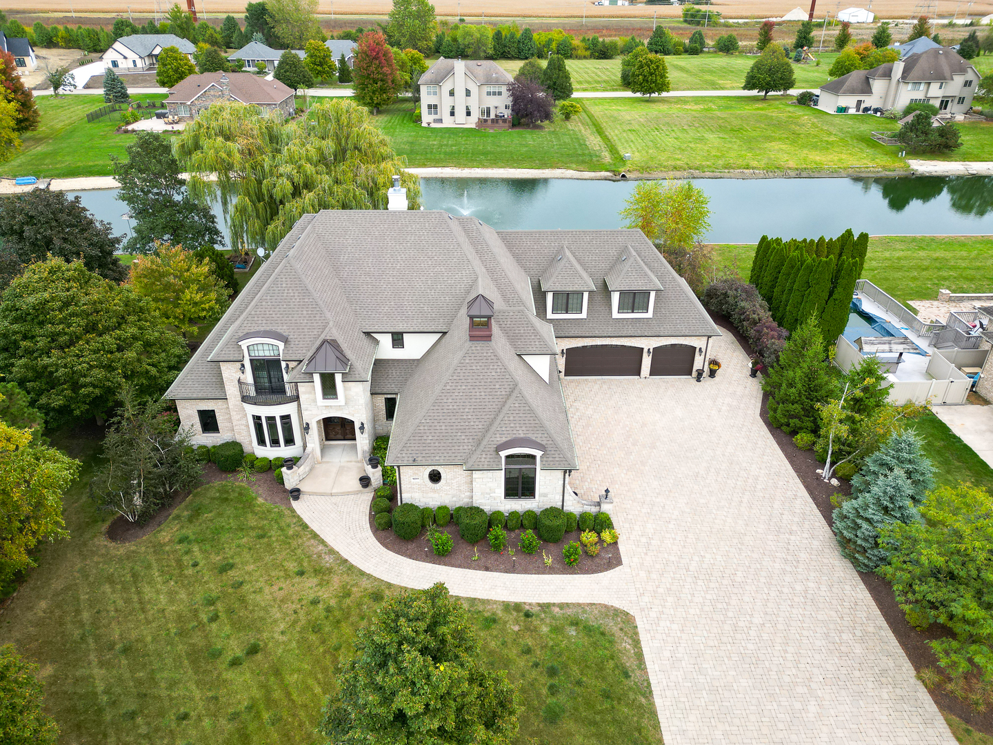 18911 S Palomino Drive, Shorewood, IL 60404