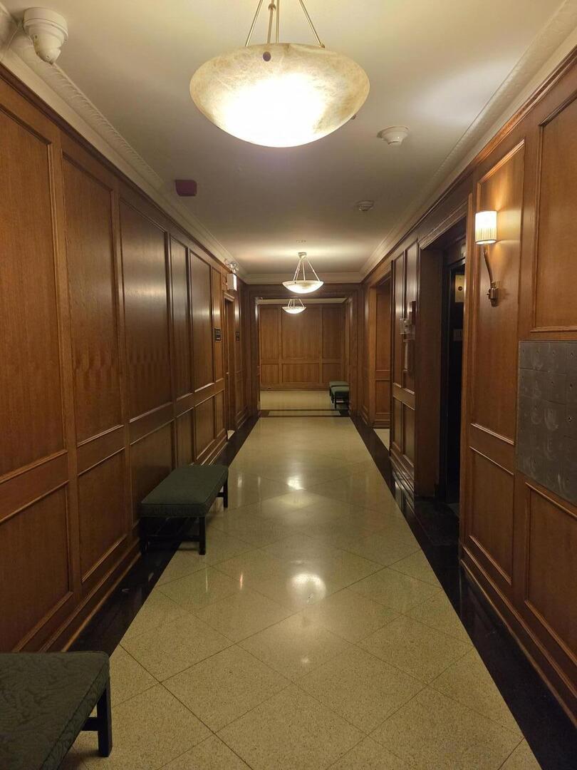 421 W Melrose Street #5D, Chicago, IL 60657