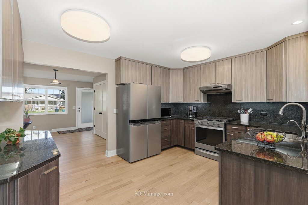 404 Sweetbriar Place, Plano, IL 60545