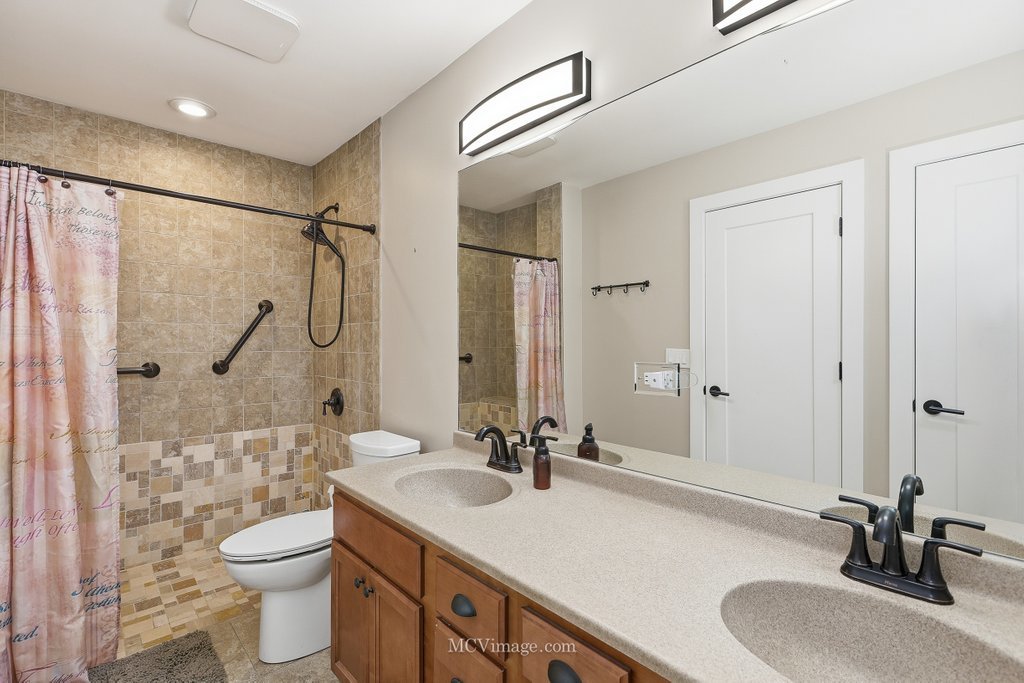 404 Sweetbriar Place, Plano, IL 60545