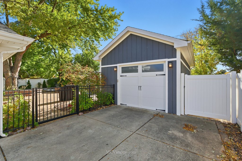 404 Sweetbriar Place, Plano, IL 60545