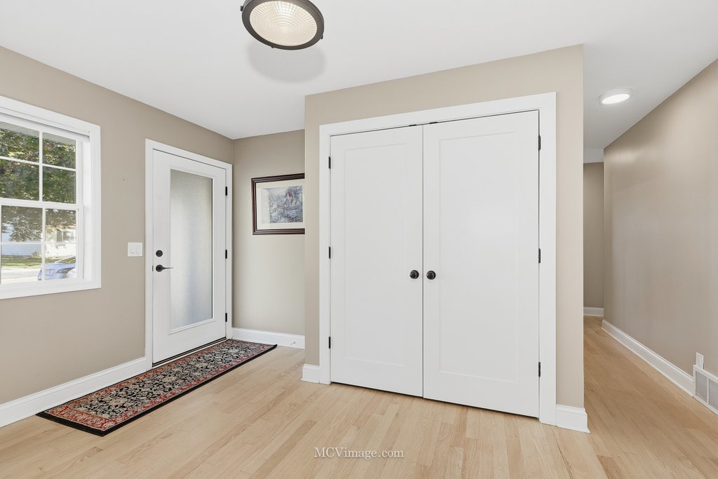 404 Sweetbriar Place, Plano, IL 60545