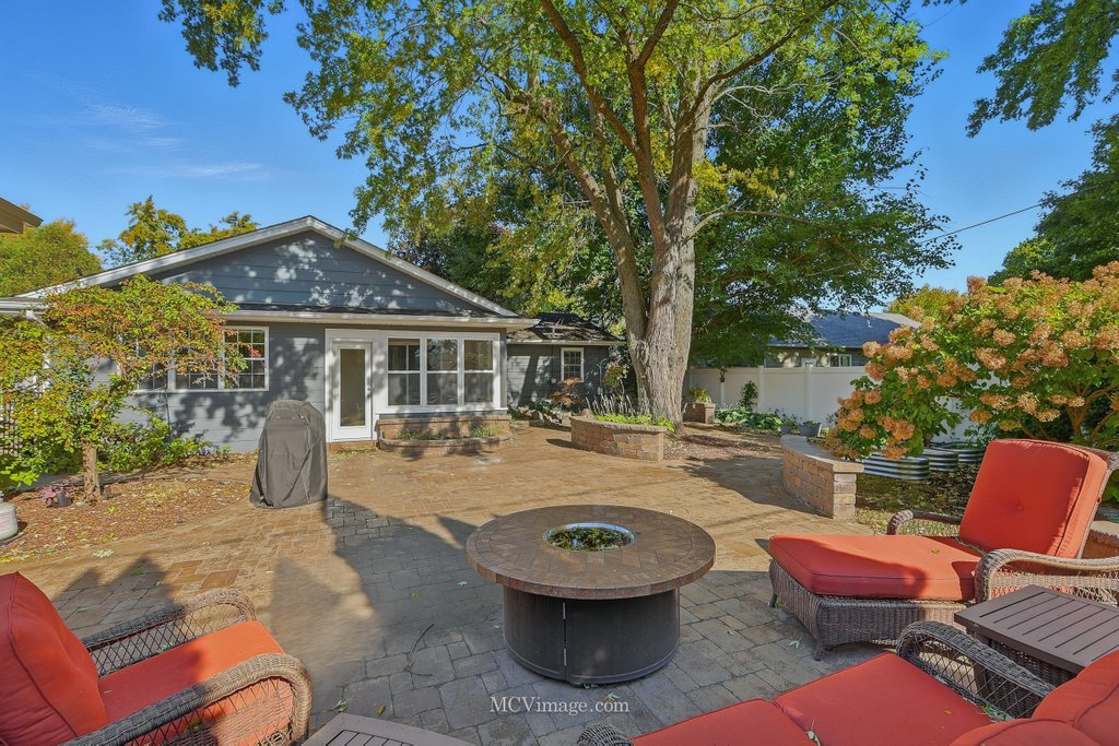 404 Sweetbriar Place, Plano, IL 60545