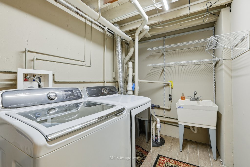 404 Sweetbriar Place, Plano, IL 60545