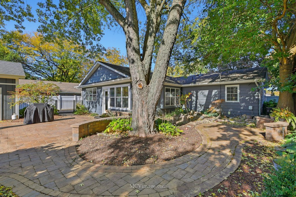 404 Sweetbriar Place, Plano, IL 60545