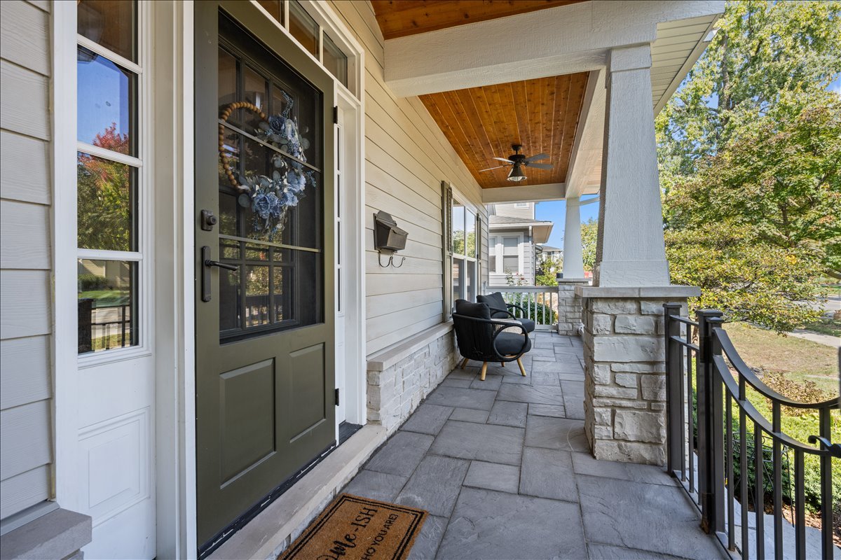 225 N Mill Street, Naperville, IL 60540