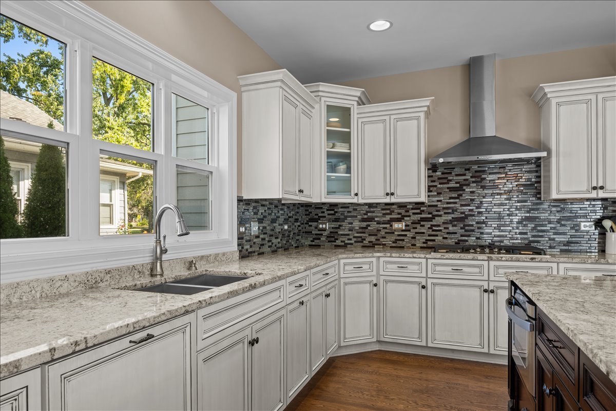 225 N Mill Street, Naperville, IL 60540