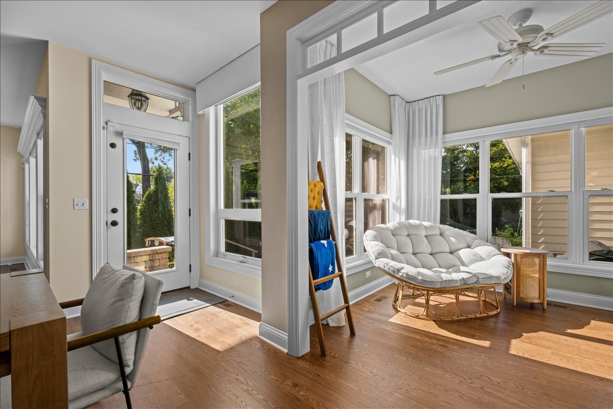 225 N Mill Street, Naperville, IL 60540