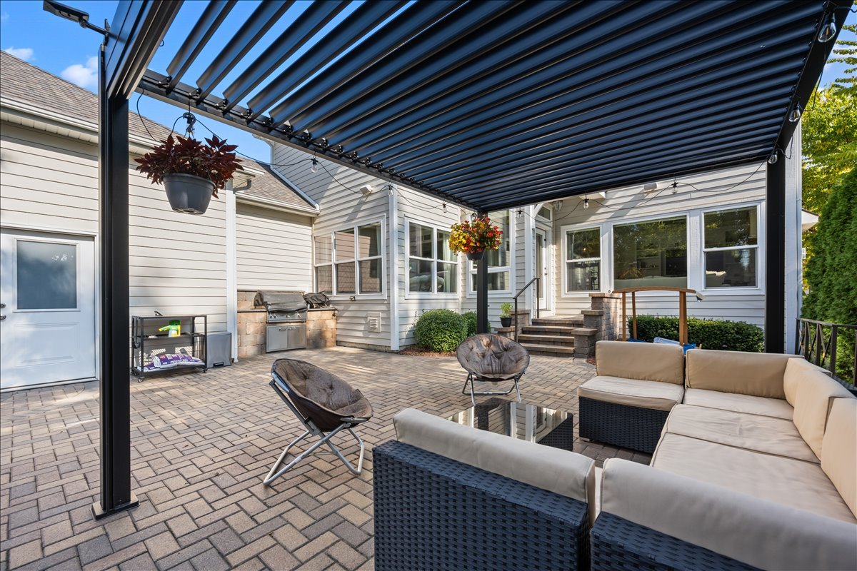 225 N Mill Street, Naperville, IL 60540