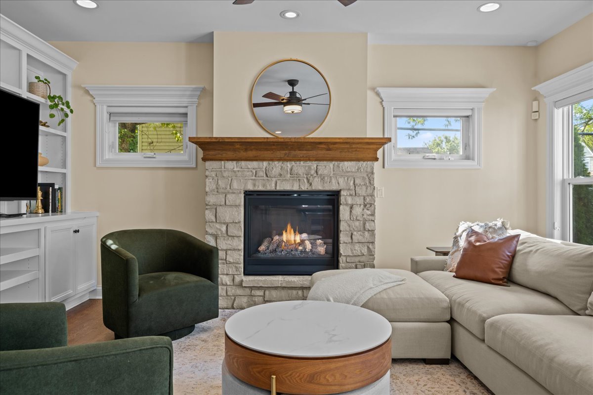 225 N Mill Street, Naperville, IL 60540