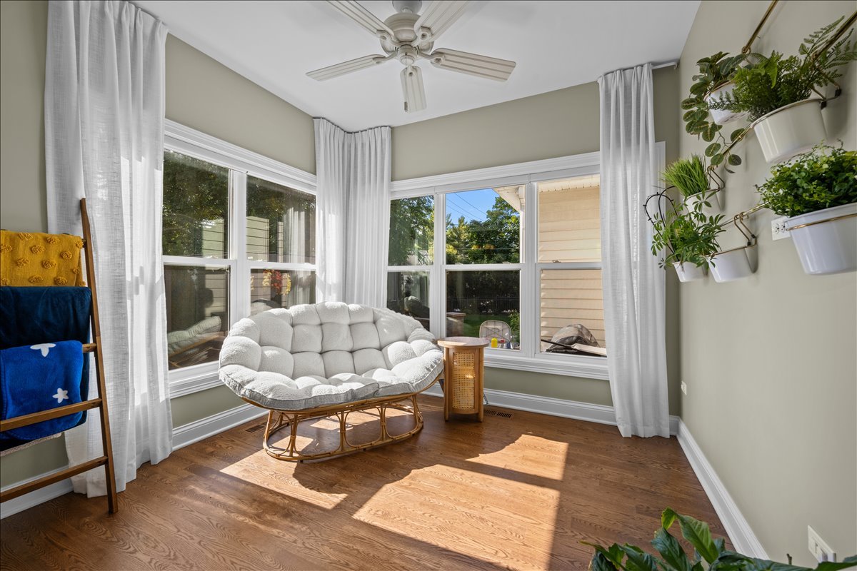 225 N Mill Street, Naperville, IL 60540